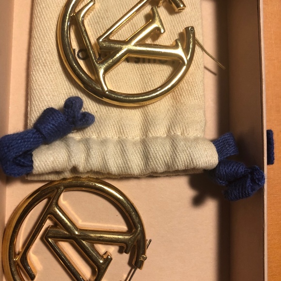 Louise Hoop GM Earrings - Picture 1 of 3